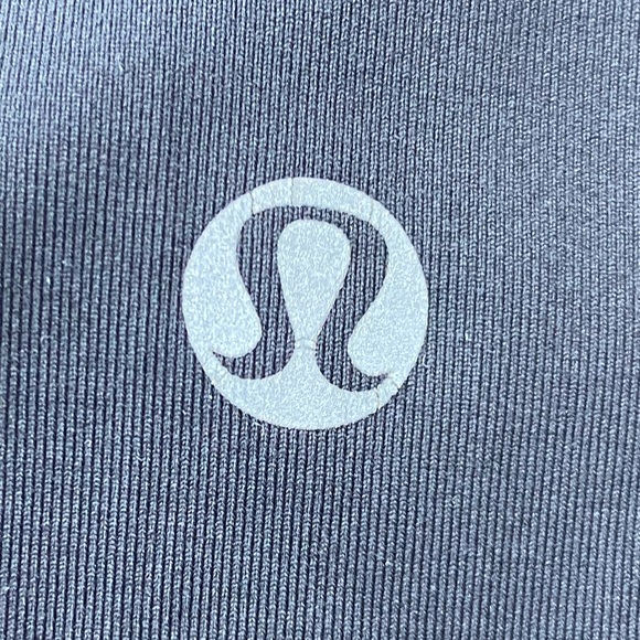 Lululemon Black Crops - Picture 8 of 9